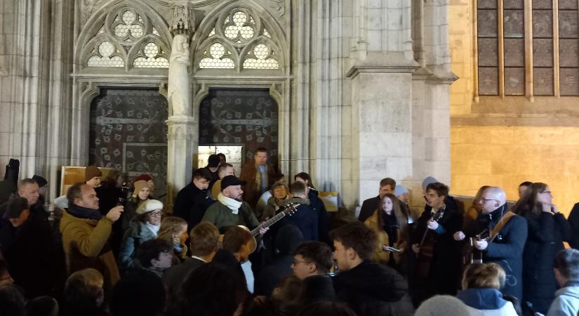 Venite Adoremus – Már megosztható a keresztény könnyűzenei flashmob a karácsony valódi üzenetéről