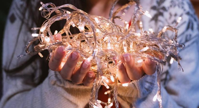 58 féle termékből 56 áramütés-veszélyes, fényfüzéreket és karácsonyi dekorációs eszközöket vizsgált a fogyasztóvédelem