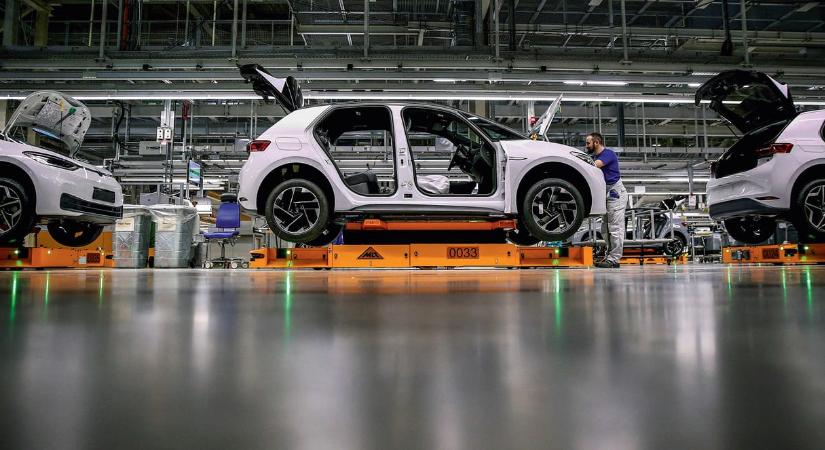 Már az új autók kétharmada elektromos vagy hibrid Európában