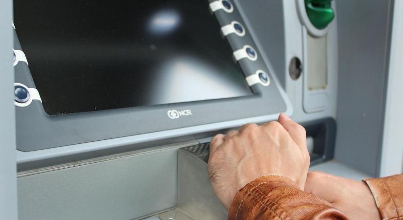 Tíz emberből egy ezt a számkombinációt használja – Miért veszélyes ez, s miért négyjegyű a PIN-kód?