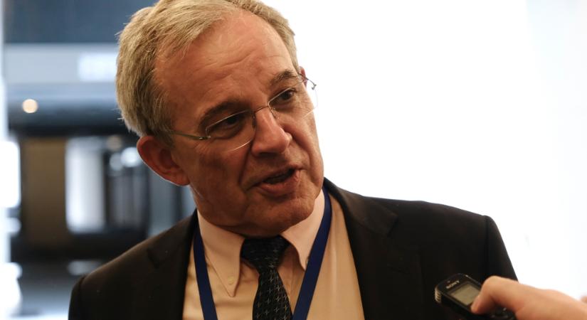 „Európa fizeti a számlát, Amerika kapja a szerződéseket”