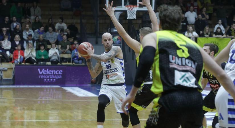 Falco elleni győzelmet adna karácsonyra az Alba Fehérvár a szurkolóknak