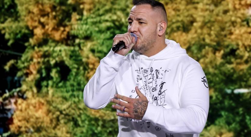 Kiderült, miért lépett fel Curtis a Belügyminisztériumban