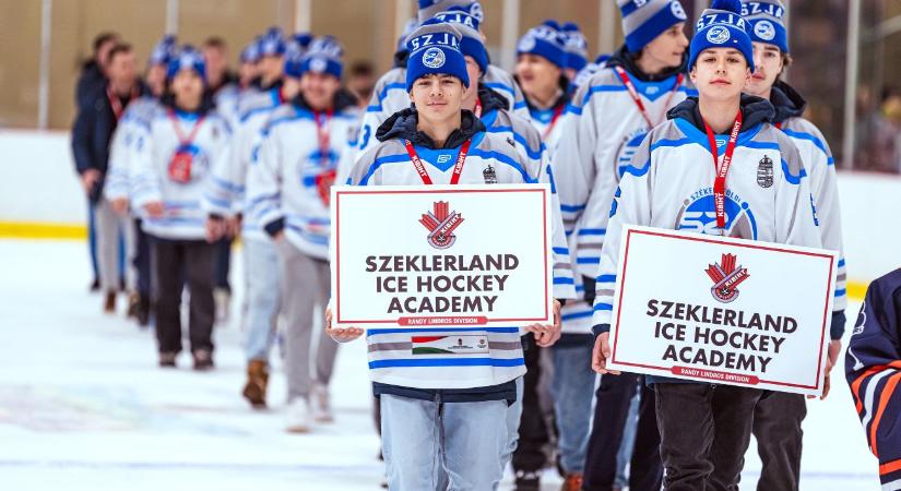 Székely hokisiker Kanadában – Tarolt az akadémia U16-os együttese