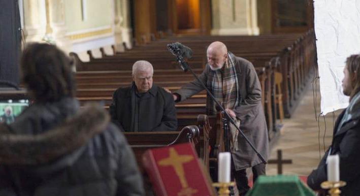 Adventi hangulatú kisfilmben szerepel Reviczky Gábor és Papp János szereplésével