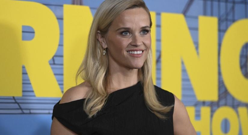 Karácsonyi fotót posztolt Reese Witherspoon: De egy részlet mindenkit megdöbbent