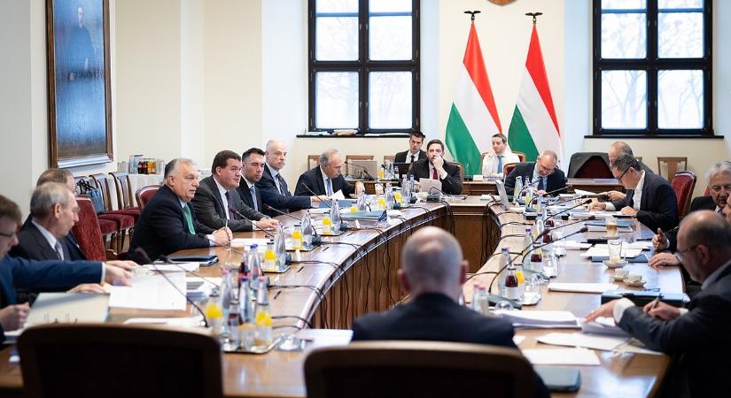 Furcsa év, nagy döntések: Orbán Viktor szerint minden összejött idén