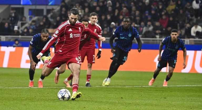 Szoboszlai, a büntetőkirály: életében egyetlen egyet rontott el, pedig ugyanoda rúgja őket