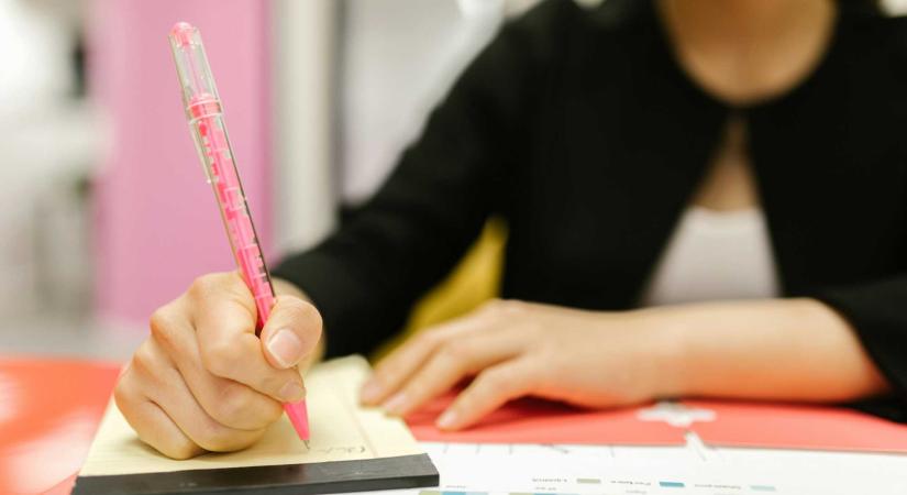 Mi vár a jövő tanév kilencedikeseire? – Így állnak most a tantervek, tankönyvek és a kísérleti program