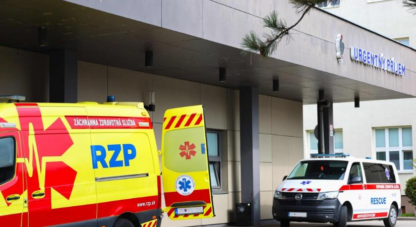 Nehézlégzés és hasfájás: Ezek miatt riasztják leggyakrabban a mentőket karácsonykor