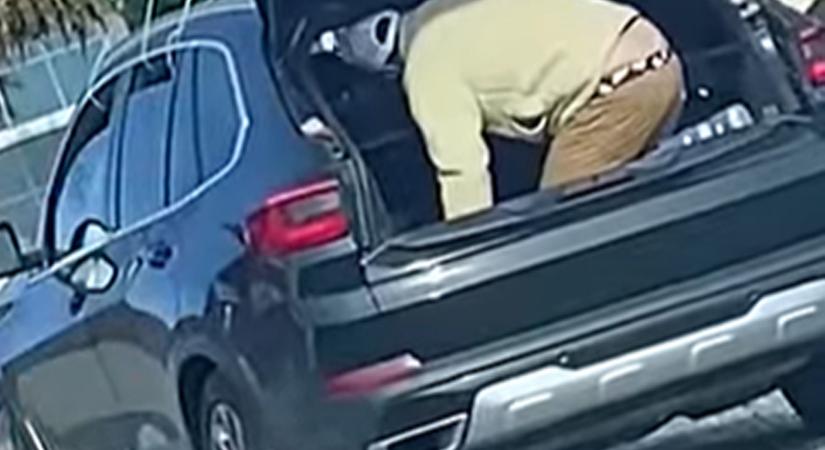 Az évtized karácsnyi bakiját követte el egy BMW-s, elég sokan kinevették