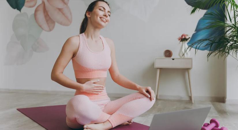 5 jógagyakorlat, amelytől azonnal beindul a fogyás