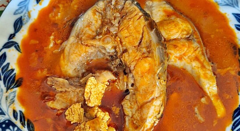 Veszélyes lehet az ünnepi vacsora? A Nébih figyelmeztet: ezt az egy hibát ne kövesd el a halászlé és a pulyka készítésekor