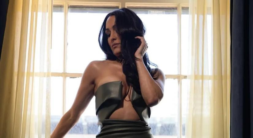 Őrület: nagyon régóta nem szexelt senkivel a bombázó pankrátornő – képek