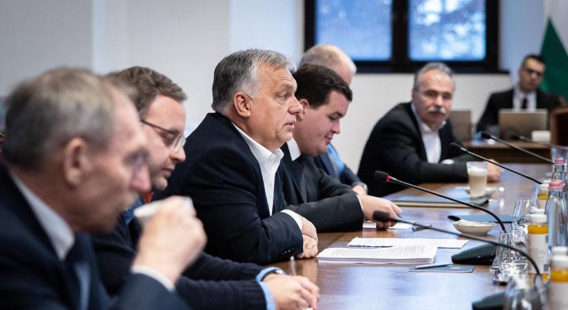 Orbán Viktor: porszívózás helyett kormányülés!