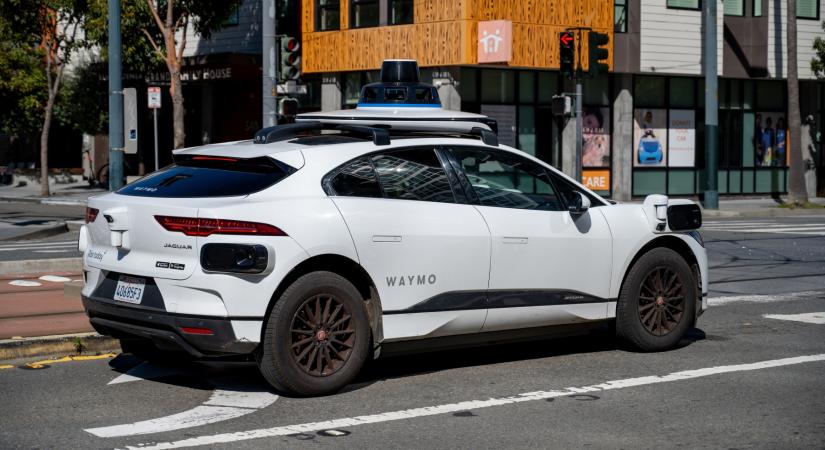 Benézett a nő a csomagtartóba, és jött a meglepetés