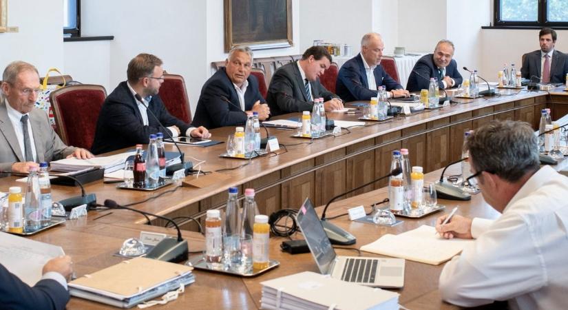 Orbán Viktor: kimaxoljuk