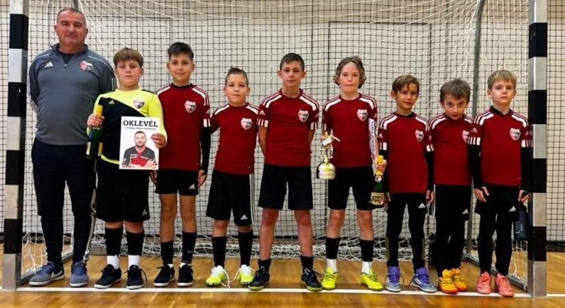 Gyorsan alkalmazkodtak az ifjú pécsiek az eltérő borításhoz