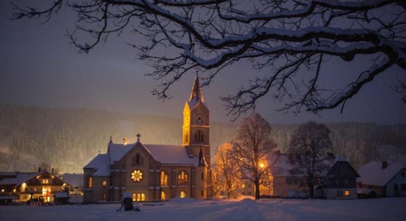 Jan Ledóchowski: Aki a karácsonyt támadja, az emberségünk gyökerét támadja