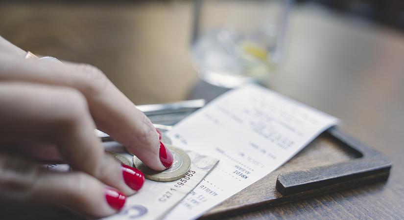 Meglepő számok jöttek ki: a kártyaadatok árulták el, hogy mennyi borravalót adunk