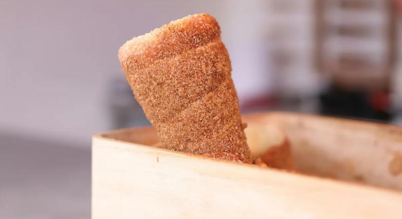 Durva! Rátámadtak a székely kürtőskalács-árusra a karácsonyi vásárban