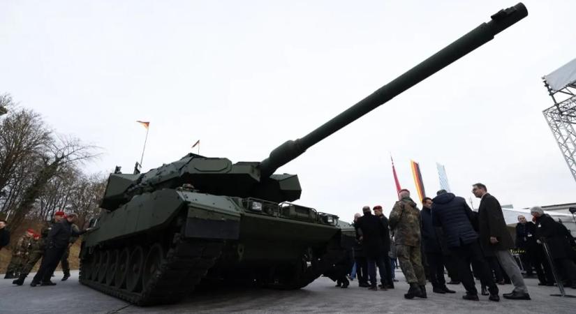 Rövidesen érkezhet a fekete autó a német férfiakért