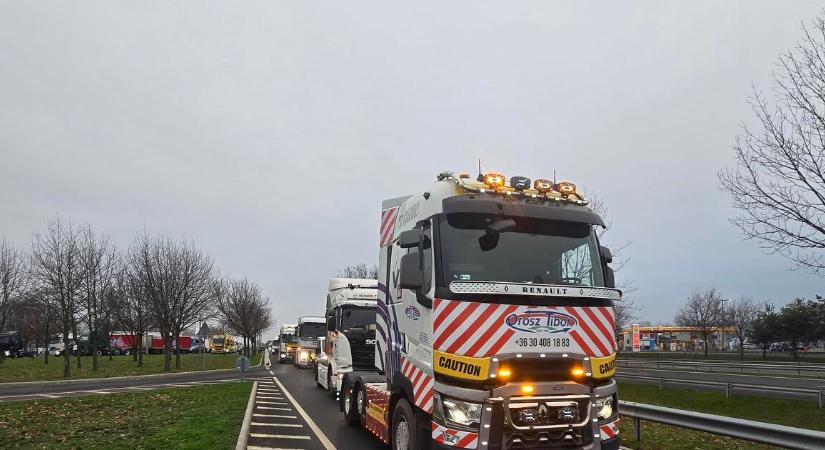 Megszólalt a kamionos tüntetés szervezője: Háborút egyelőre nem nyertünk, de csatát igen!