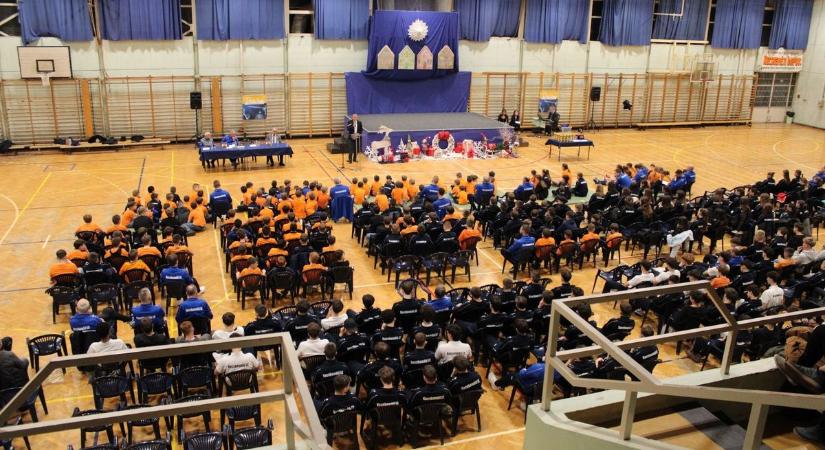 Díjátadóval zárta az évet a KLC