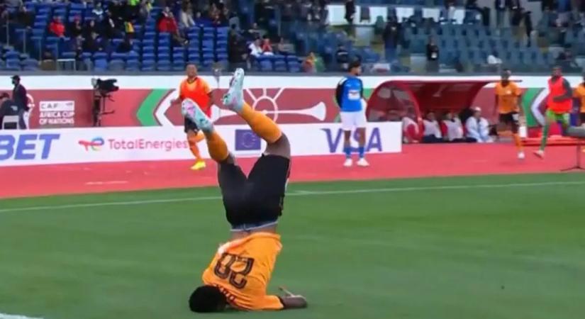 Majdnem a nyakát törte a futballista, miközben a gólját ünnepelte