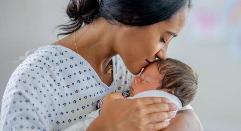 Így változott meg minden az anyák körül harminc év alatt: ezeket még a nagymamáink nem kérhették a szülőszobán