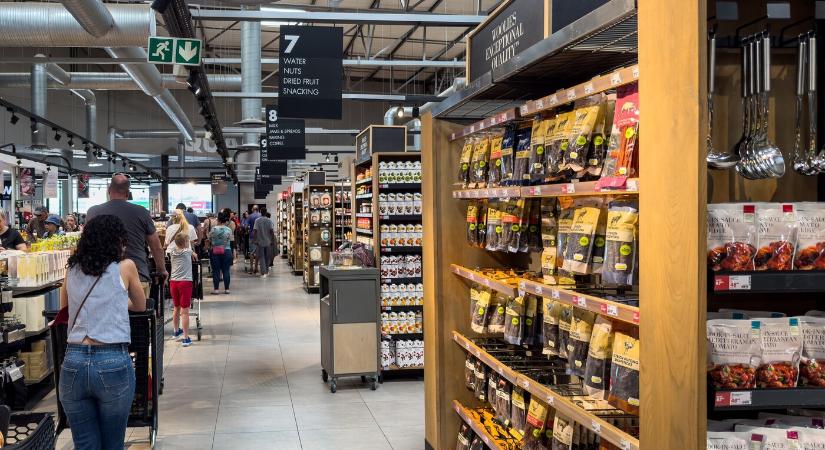 Ünnepi nyitvatartás: december 24-én még vásárolhat, de postára már hiába menne