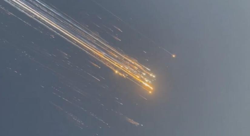 Három repülőgépen összesen 450 embert sodort veszélybe a SpaceX