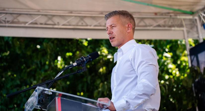 Fontos bejelentést tett Magyar Péter a karácsonnyal kapcsolatban