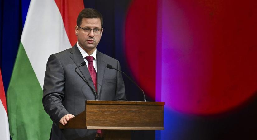 Szenteste előtt tart kormányinfót Gulyás Gergely - kövesse velünk élőben