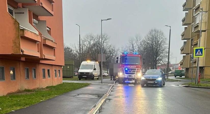 Ömlött a víz egy üres negyedik emeleti lakásban, vonultak a tűzoltók - fotók
