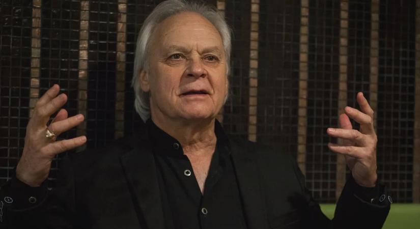 „Az ő szeretete tart fiatalon" - Benkő Péter meglepetésekkel várja a karácsonyt