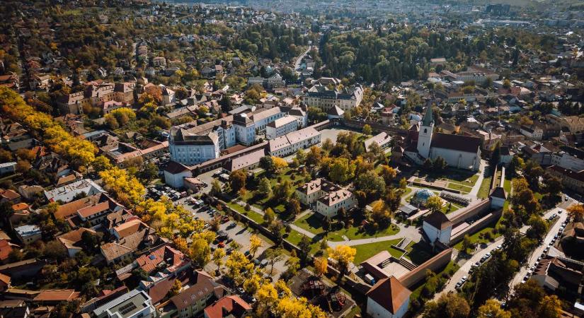 Fájdalmas adóemelés lesz Marosvásárhelyen 2026-tól, törölték a fogyatékkal élők kedvezményeit is