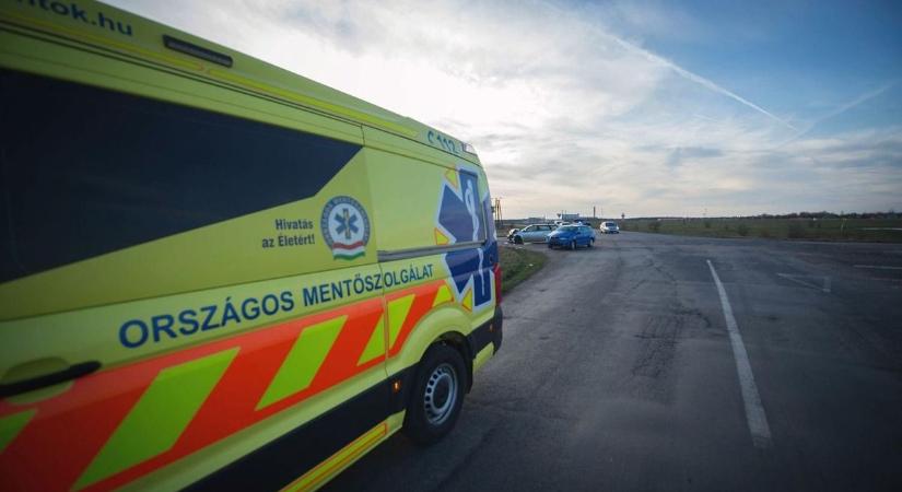 Súlyosnak tűnő baleset karácsony előtt – fejsérüléssel vittek kórházba egy férfit