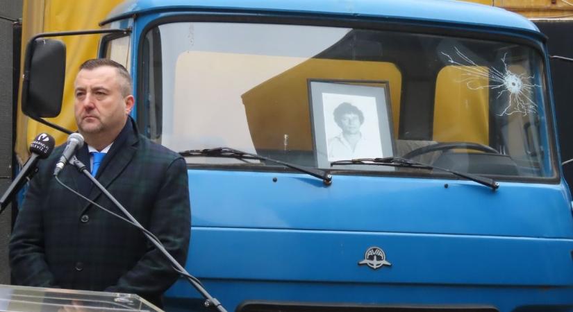 A végzetes golyó a nyaki ütőerén találta el Tóth Sándort (videóval)