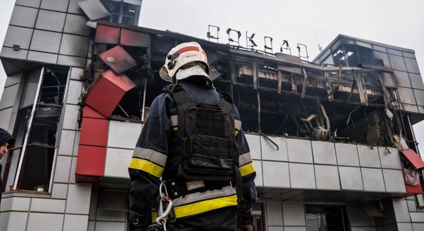 Nem pihennek a fegyverek: az oroszok egész éjjel lőtték az ukránokat