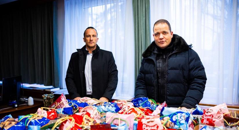 Karácsonyi ajándékot kaptak a dolgozók a siófoki kórházban