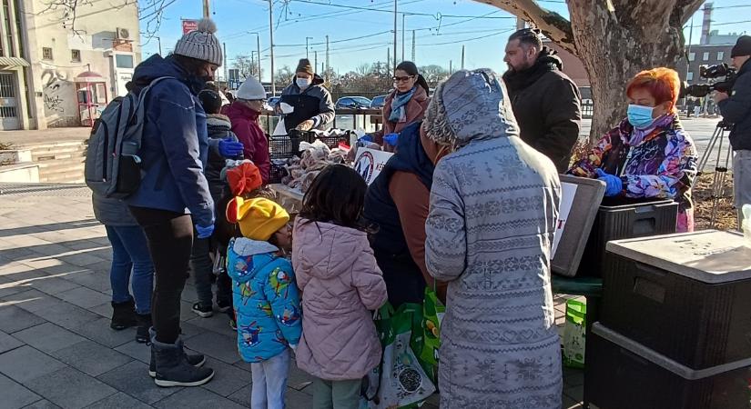 Sorszámosztás lesz Debrecenben az ünnepi ételosztás előtt