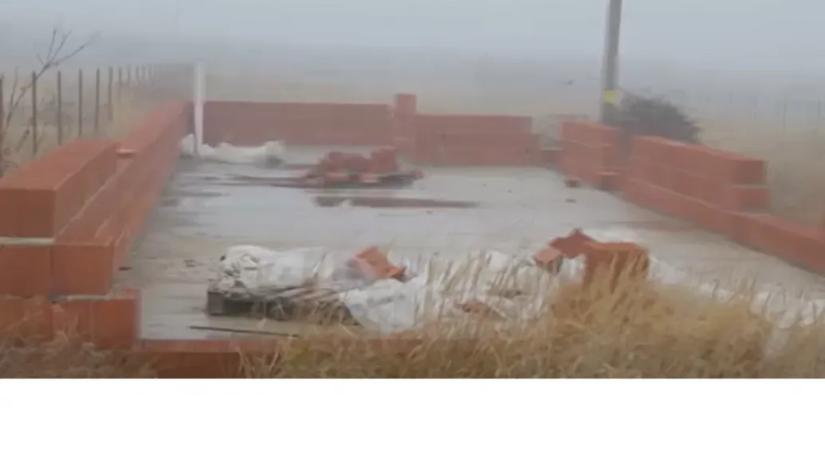 Három téglasoros torzó lett a Magyar Falu Programban kisboltra elnyert 62 millió forintból Velemben