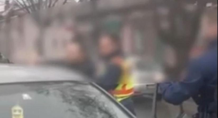 Bántalmazta volt élettársát, rá akarta gyújtani a házat (videó)