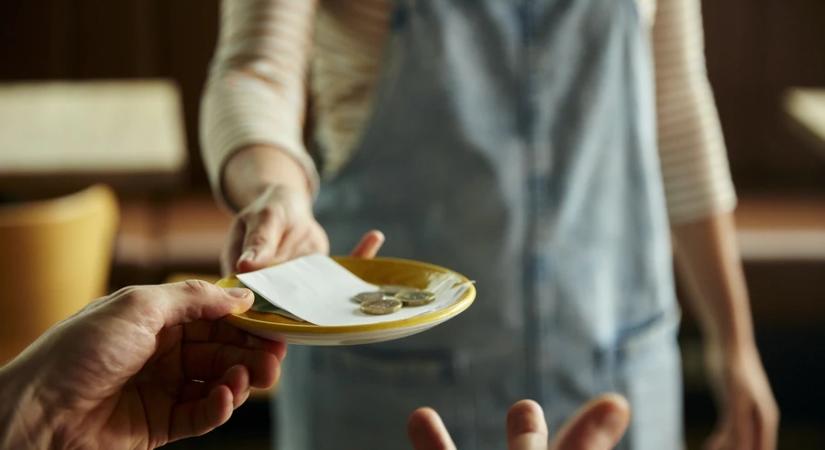 Több mint 8 százalék borravalót adtak a fogyasztók a hazai vendéglátóhelyeken idén