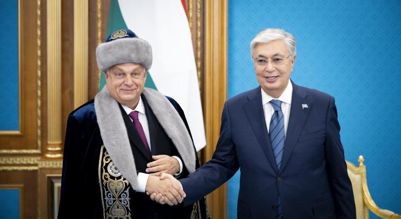 Kicsavarná Orbán kezéből a békecsúcsot a kazah elnök
