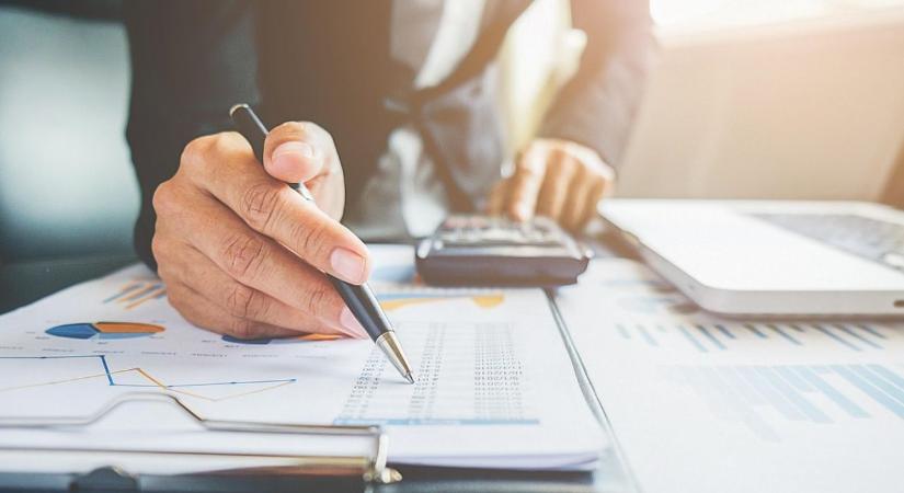 Dupla családi adókedvezményt ígért be 2026-ra a kormány