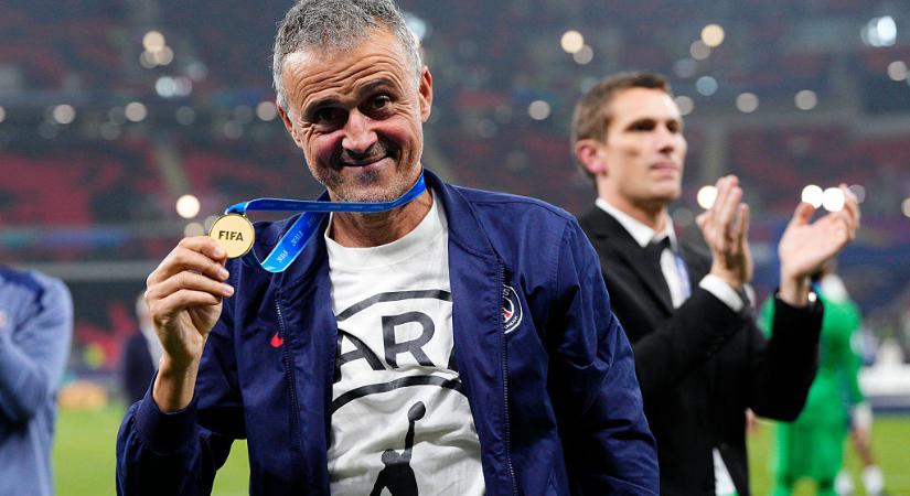 A Paris Saint-Germain életre szóló szerződést kínál sikeredzőjének – sajtóhír