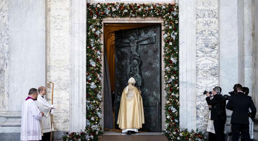 December 27-én délelőtt zárul a lateráni Szent János-bazilika szent kapuja