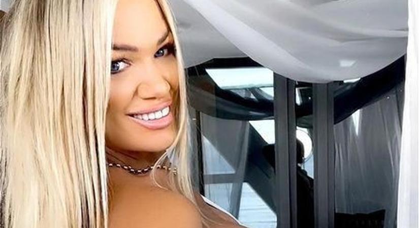 Így tartja magát formában a világ legdögösebb nagyija karácsonykor – Szexi videó